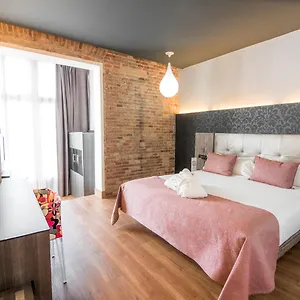 4* Hotel Petit Palace Museum